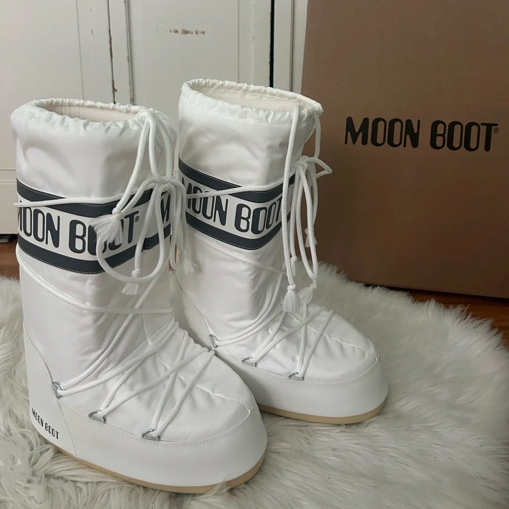 Never Worn Brand New with Tags - Moon Boots in Original Packaging! - Picture 1 of 8